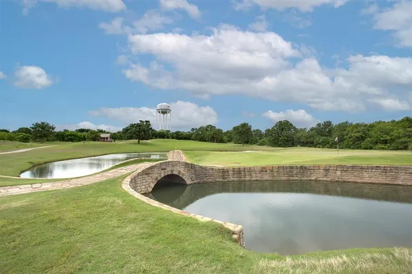 $520,000 | 910 Kirby Drive, Argyle, TX 76226