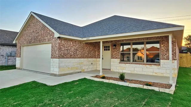 $369,900 | 1317 Oak Valley, Denton, TX 76209