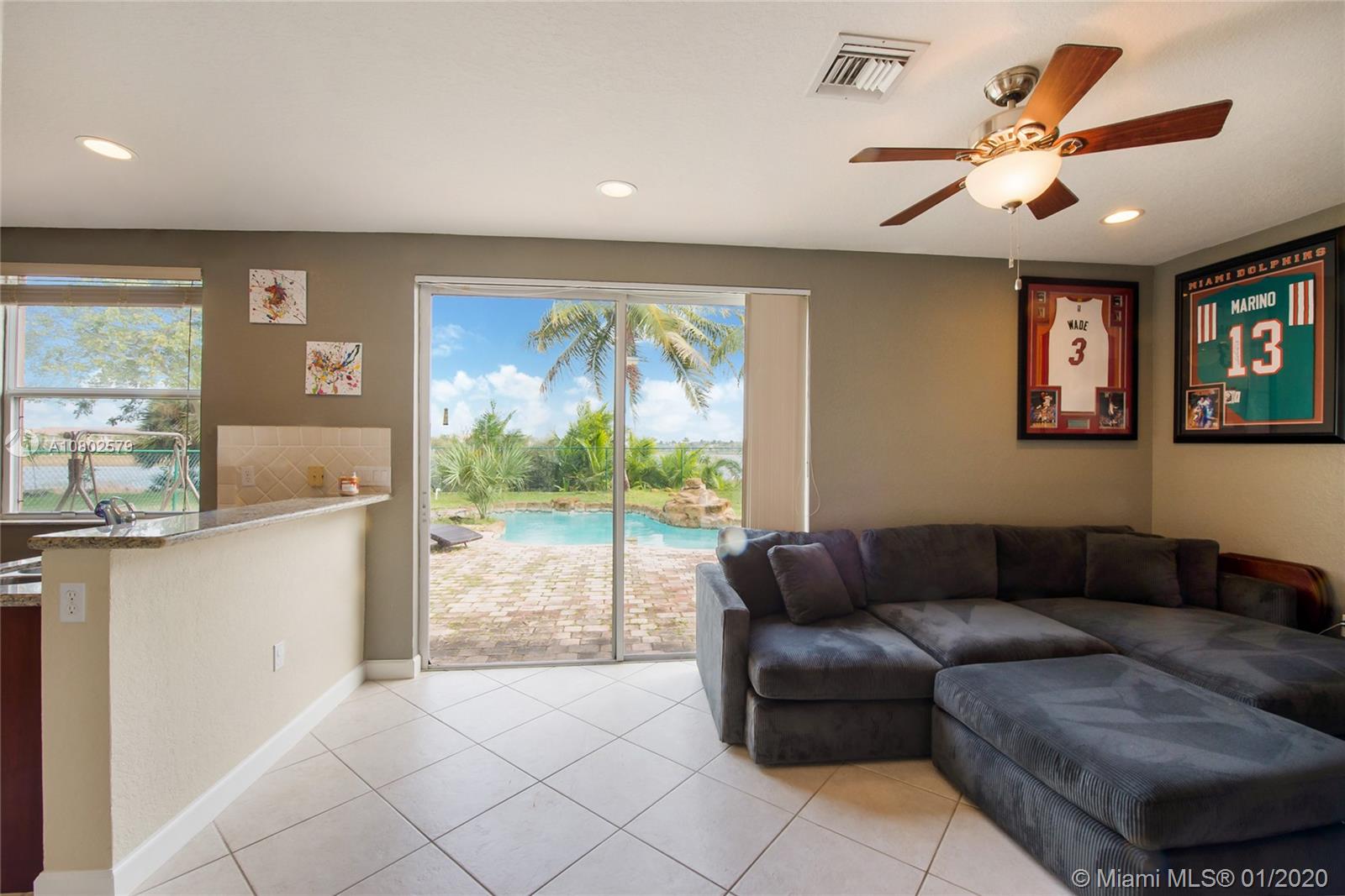 1537 Southeast 20th Road Homestead, FL 33035 - Photo 6 of 15