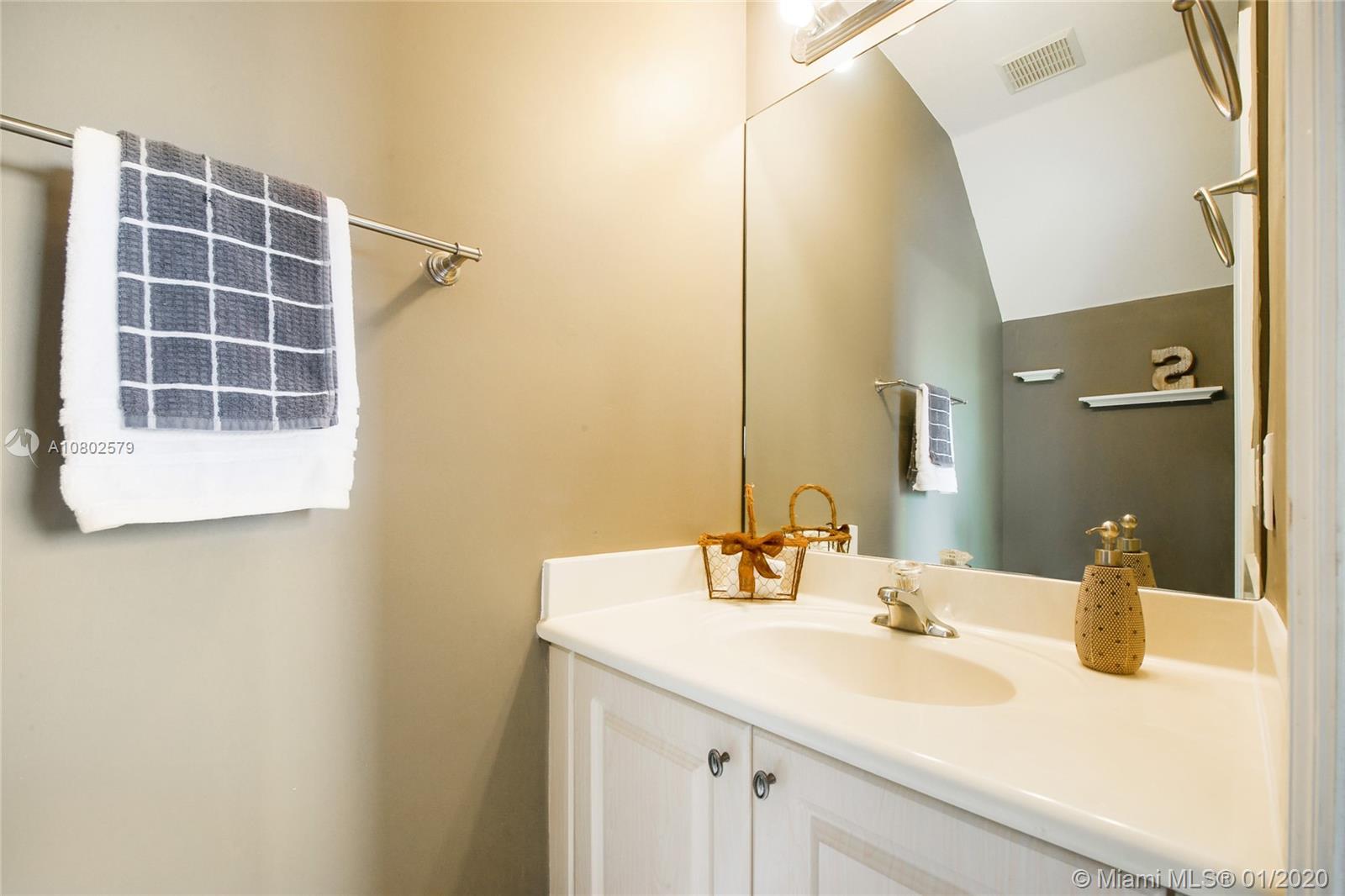 1537 Southeast 20th Road Homestead, FL 33035 - Photo 8 of 15