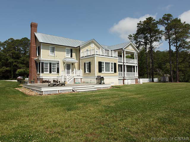 197 Capt Genes Road Port Haywood, VA 23138 - Photo 4 of 29