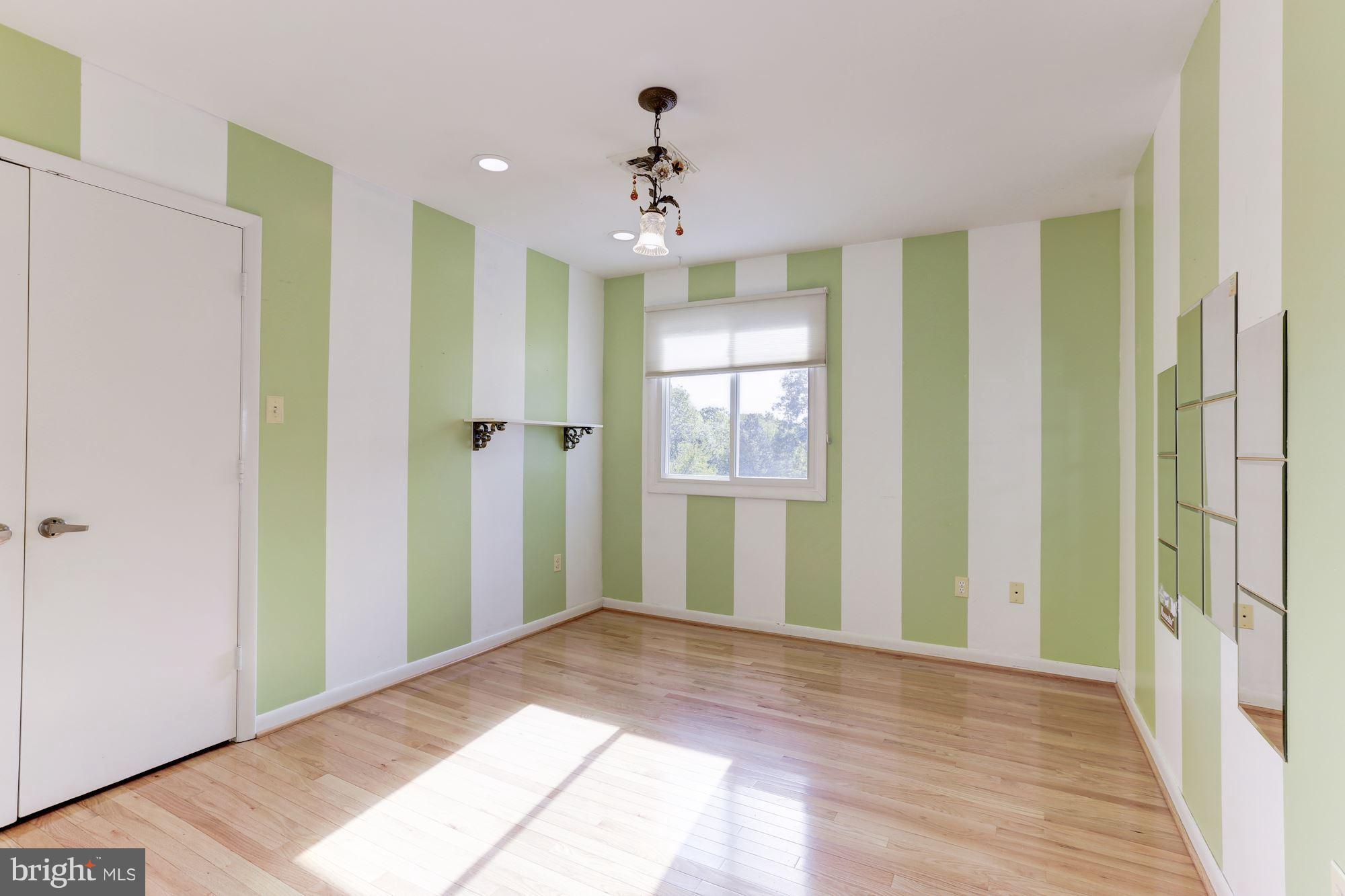 10012 Hall Road Potomac, MD 20854 - Photo 24 of 28 Bedroom