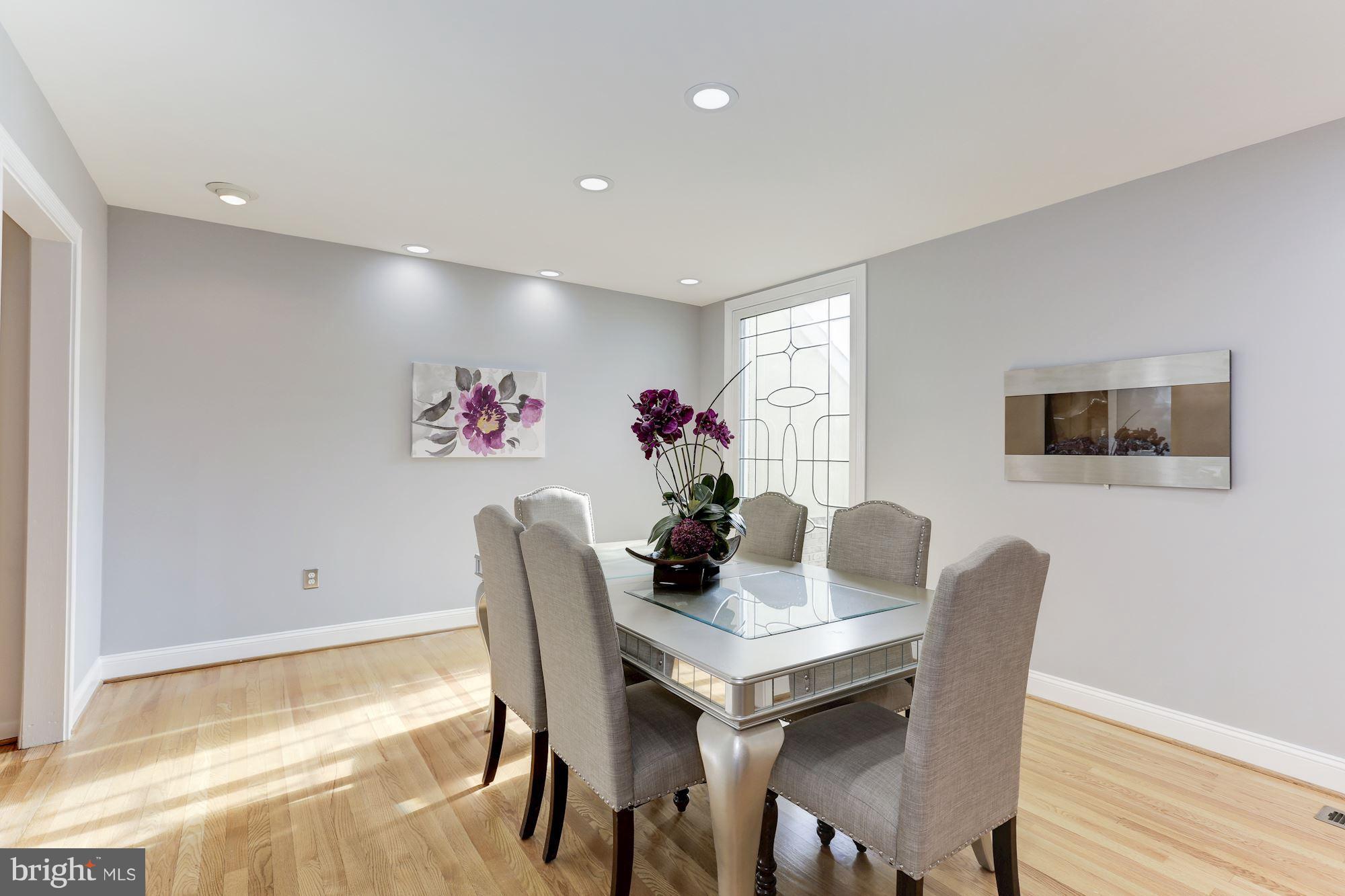 10012 Hall Road Potomac, MD 20854 - Photo 9 of 28 Dining Room
