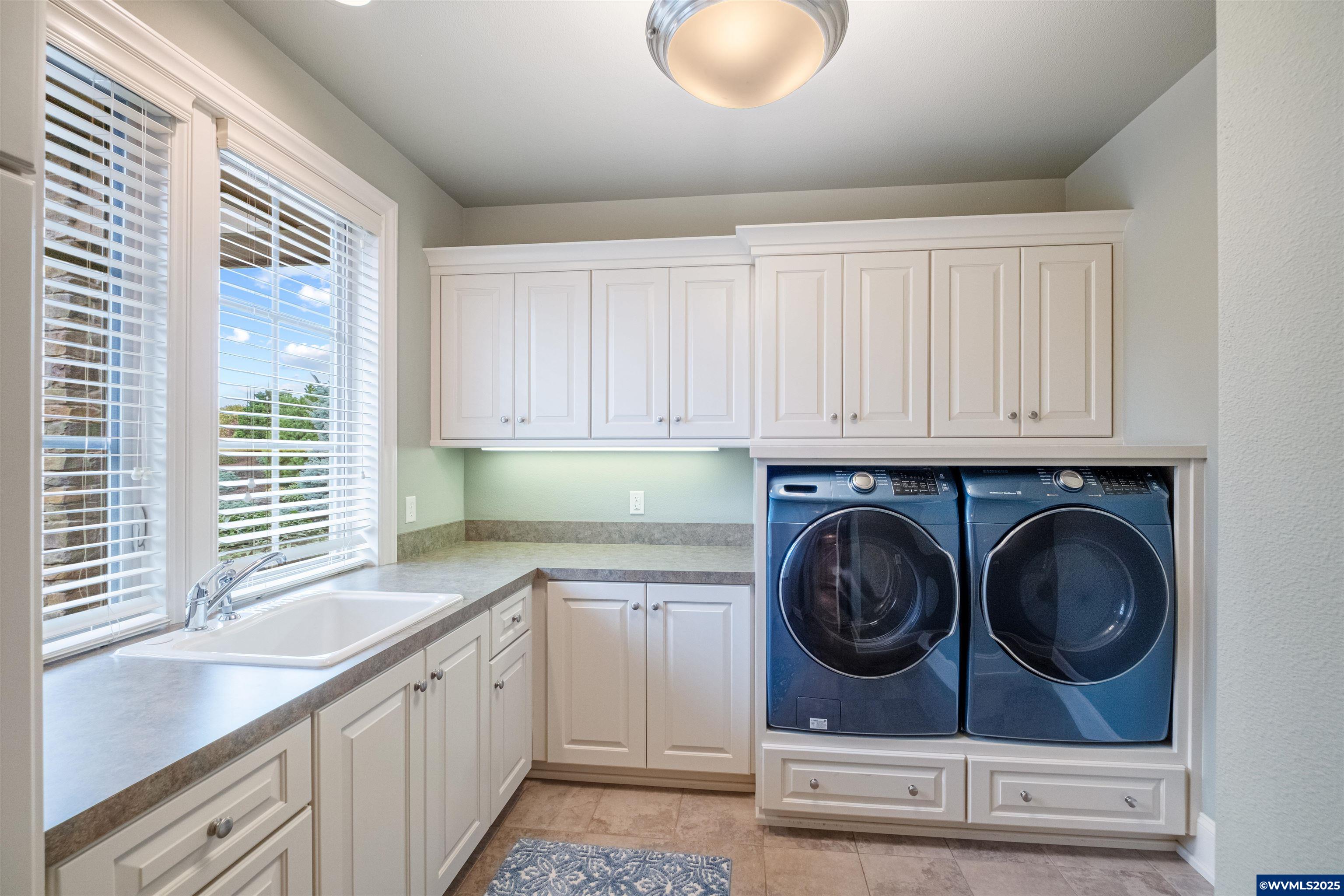 8328 Valley Way Southeast Turner, OR 97392 - Photo 17 of 49 Gallery Image 17