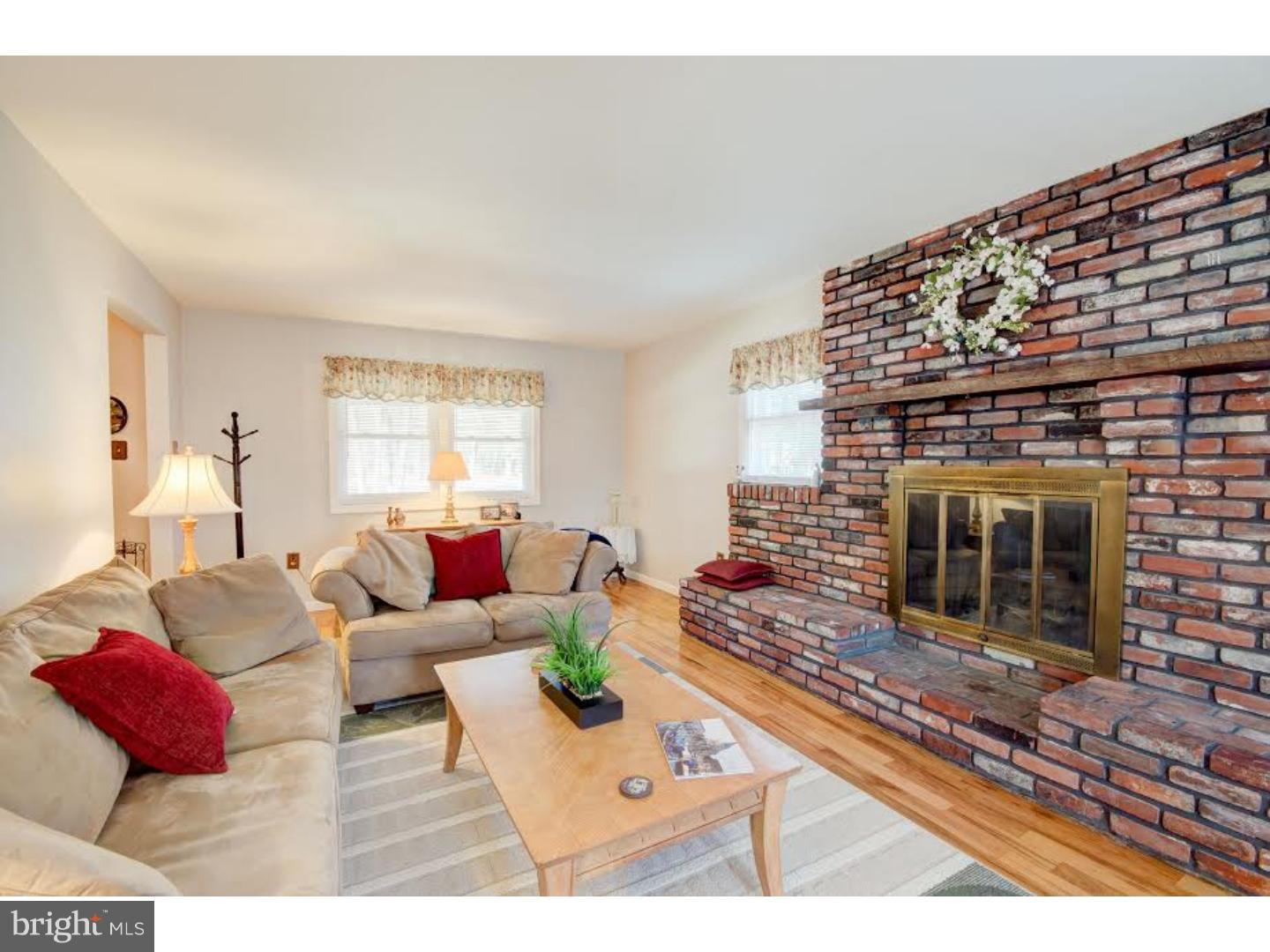 265 Hopewell Road Medford, NJ 08055 - Photo 4 of 18 Family Room
