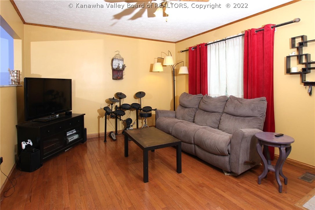 667 Thompson Road Culloden, WV 25510 - Photo 7 of 29 Gallery Image 7