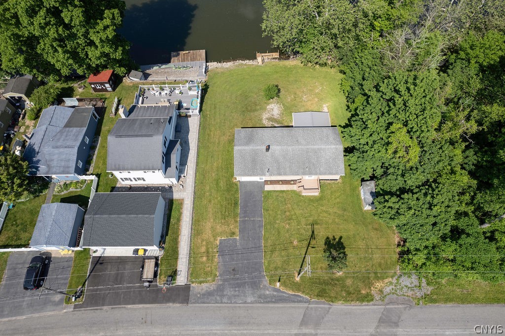 7016 Guyder Road Lysander, NY 13112 - Photo 30 of 41 100 ft of riverfront..