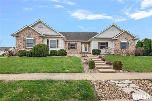 $435,000 | 4800 Longfellow Drive, Springfield, IL 62711