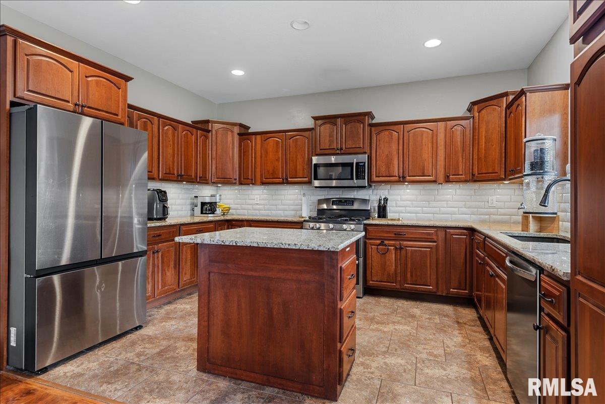 4800 Longfellow Drive Springfield, IL 62711 - Photo 11 of 44 Gallery Image 11