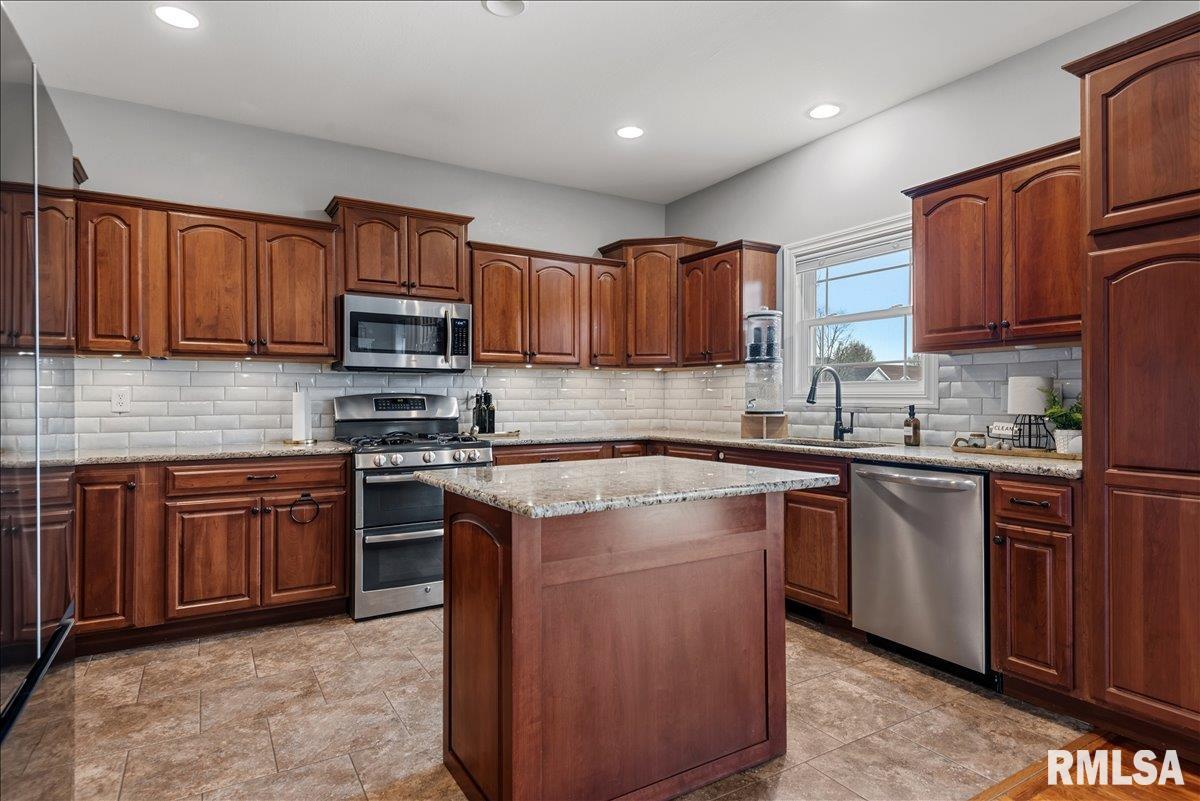 4800 Longfellow Drive Springfield, IL 62711 - Photo 12 of 44 Gallery Image 12