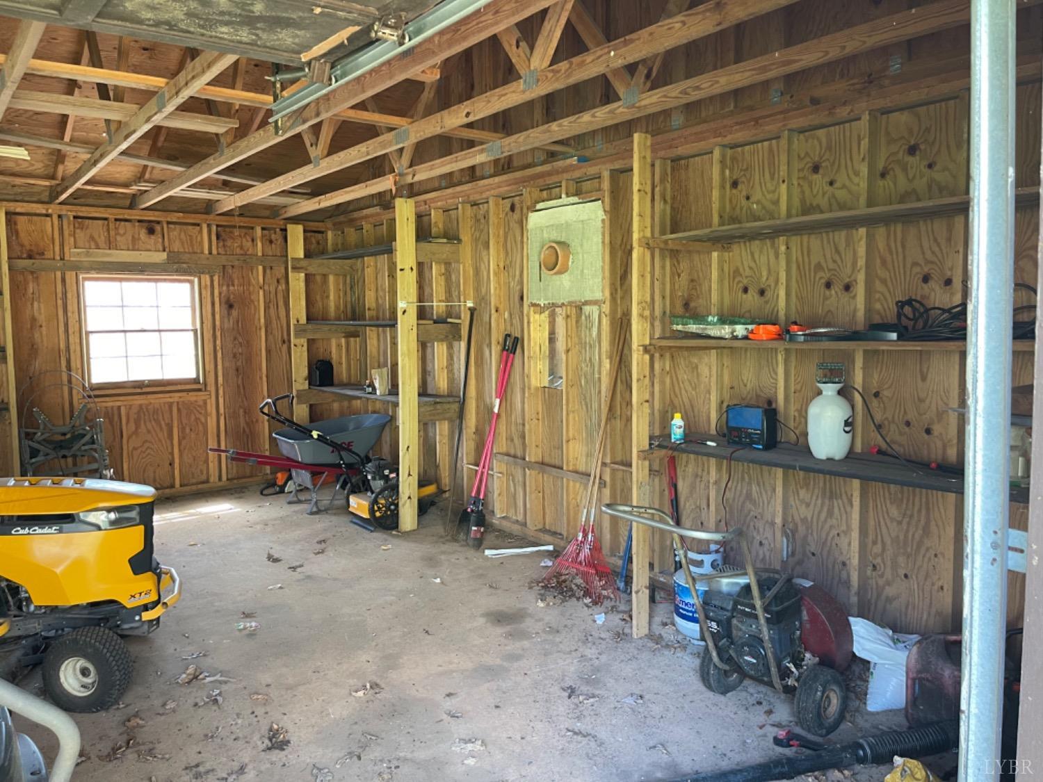 2355 Country Club Road Appomattox, VA 24522 - Photo 9 of 41 a room with musical instruments