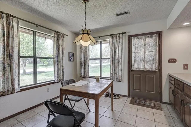 $275,000 | 2301 South Stilwell Street, Pittsburg, KS 66762