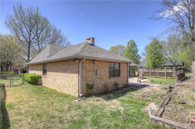 $275,000 | 2301 South Stilwell Street, Pittsburg, KS 66762