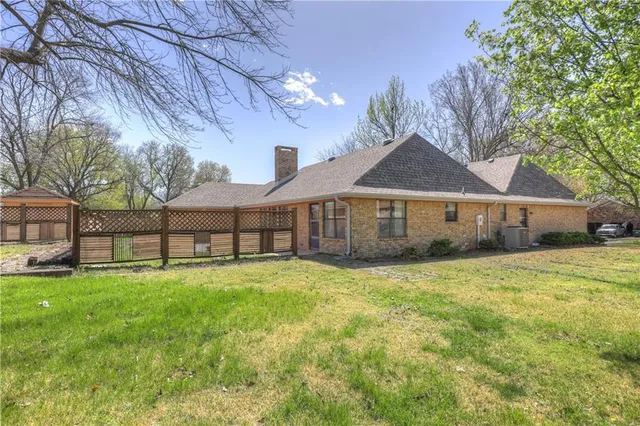$275,000 | 2301 South Stilwell Street, Pittsburg, KS 66762