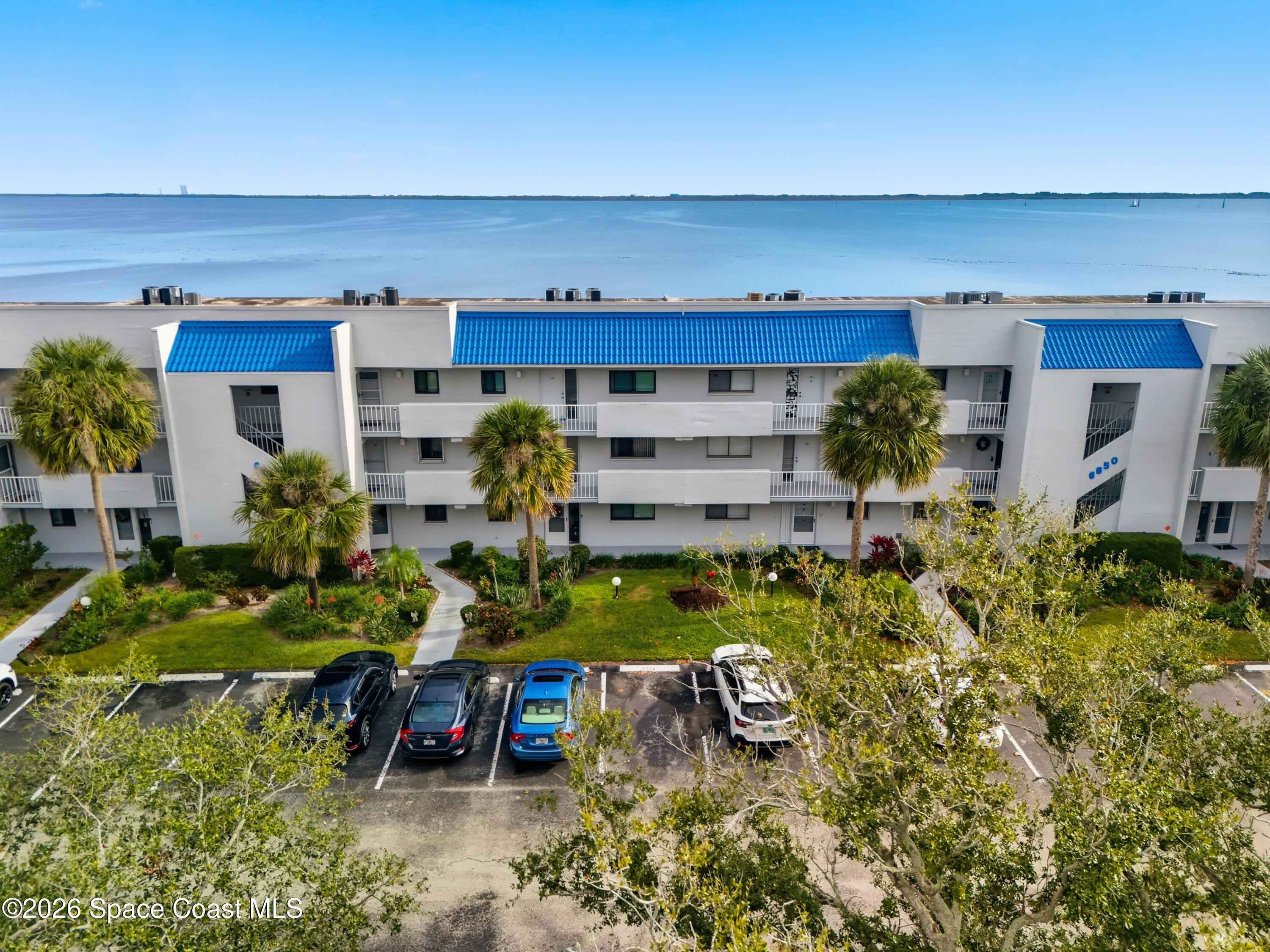 6850 Highway 1, Unit 5204 Grant, FL 32949 - Photo 26 of 33 a view of a chairs and table in the patio