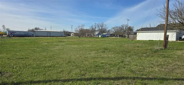 $559,000 | 614 North 2nd Street, Sanger, TX 76266