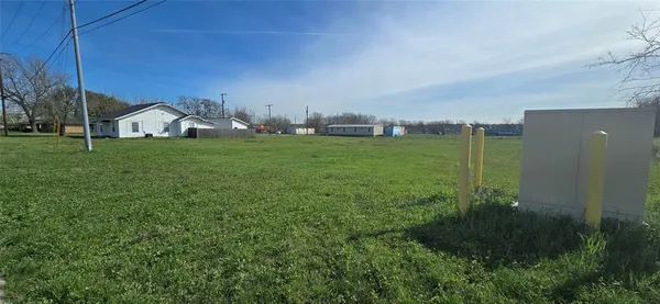 $559,000 | 614 North 2nd Street, Sanger, TX 76266