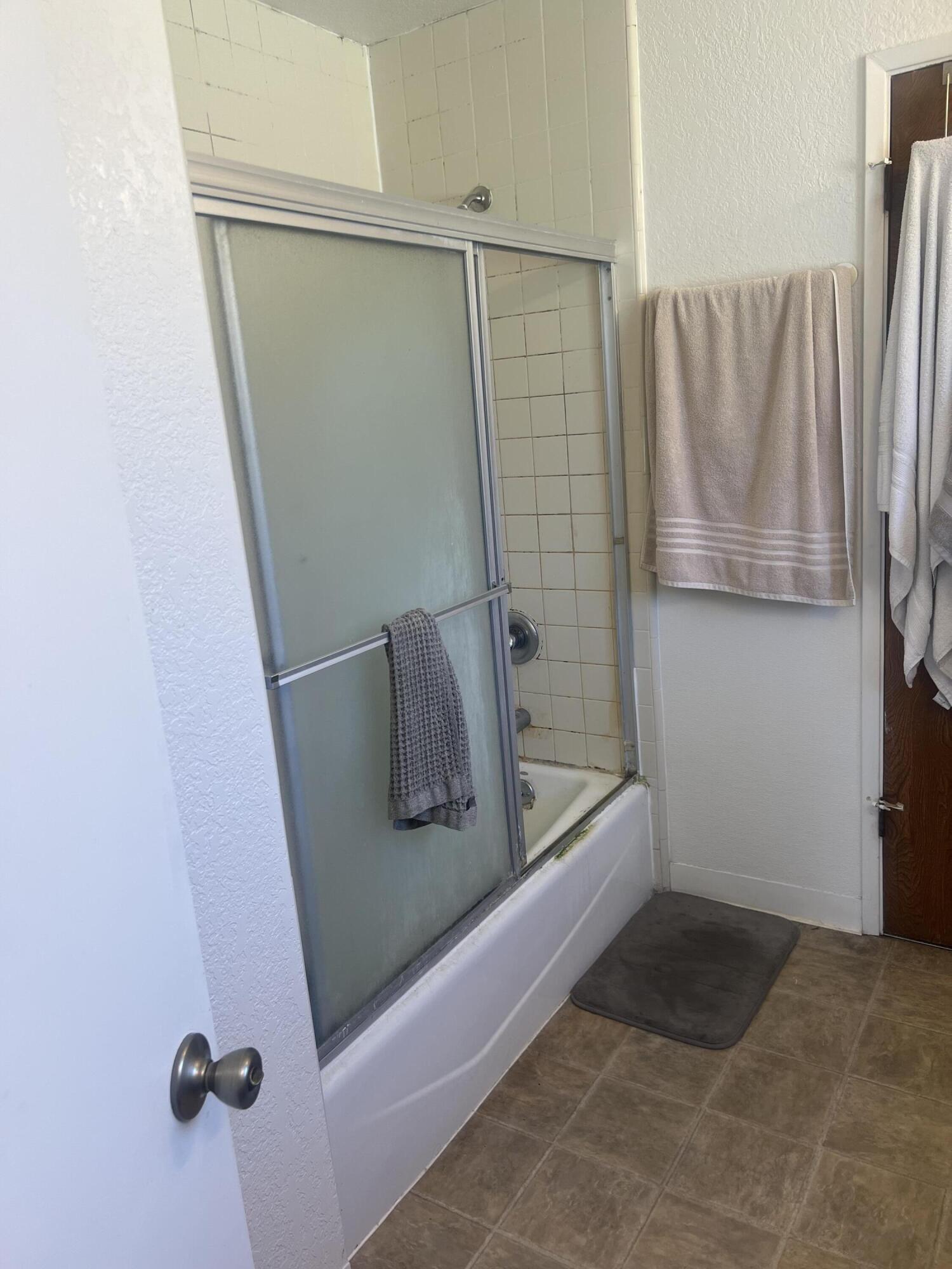 6714 Pasado Road Goleta, CA 93117 - Photo 27 of 38 Pasado Upstairs Bath 1