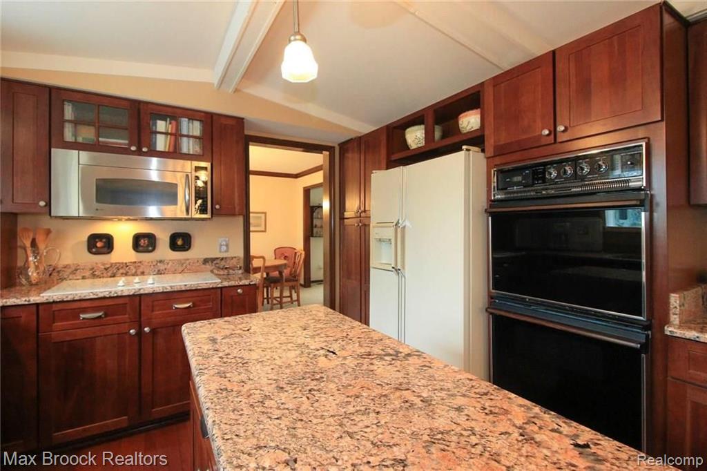 3251 Kilburn Road West Rochester Hills, MI 48306 - Photo 25 of 53