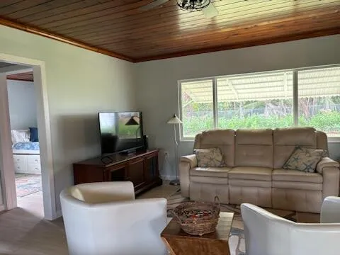 $2,500 | 4404 Southeast Mulford Lane, Stuart, FL 34997