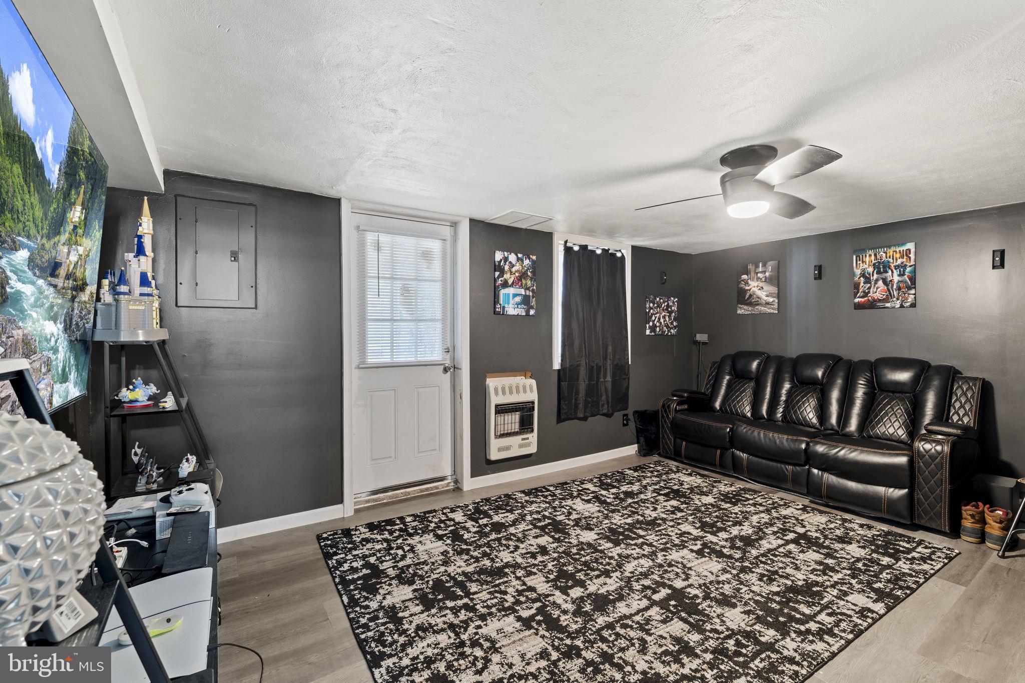 3329 Morning Glory Road Philadelphia, PA 19154 - Photo 25 of 32 Cozy, modern retreat with character.