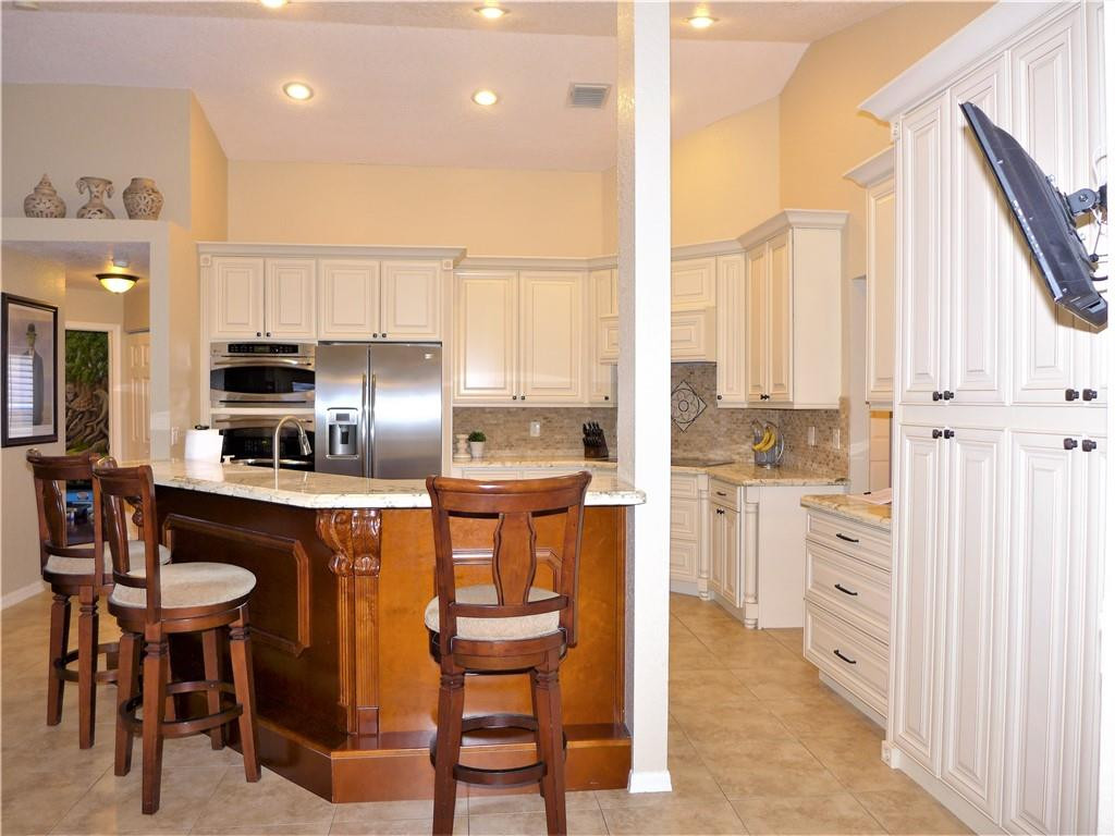 9795 Ridge Trace Davie, FL 33328 - Photo 14 of 41 Photo 15