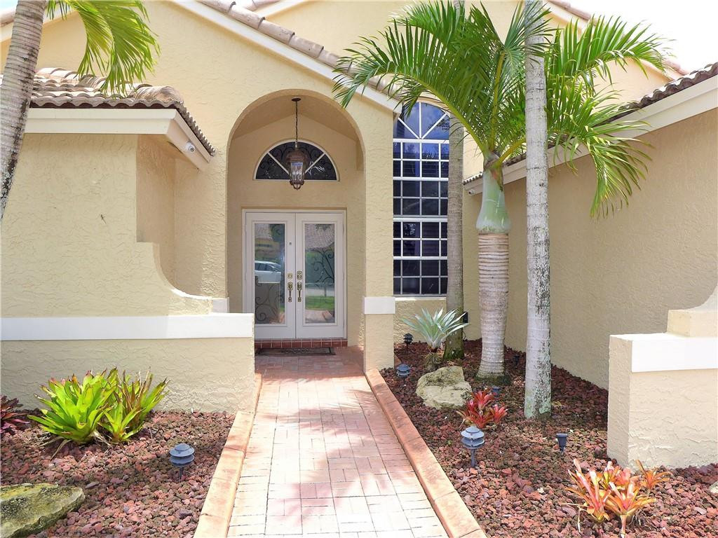 9795 Ridge Trace Davie, FL 33328 - Photo 9 of 41 Photo 9