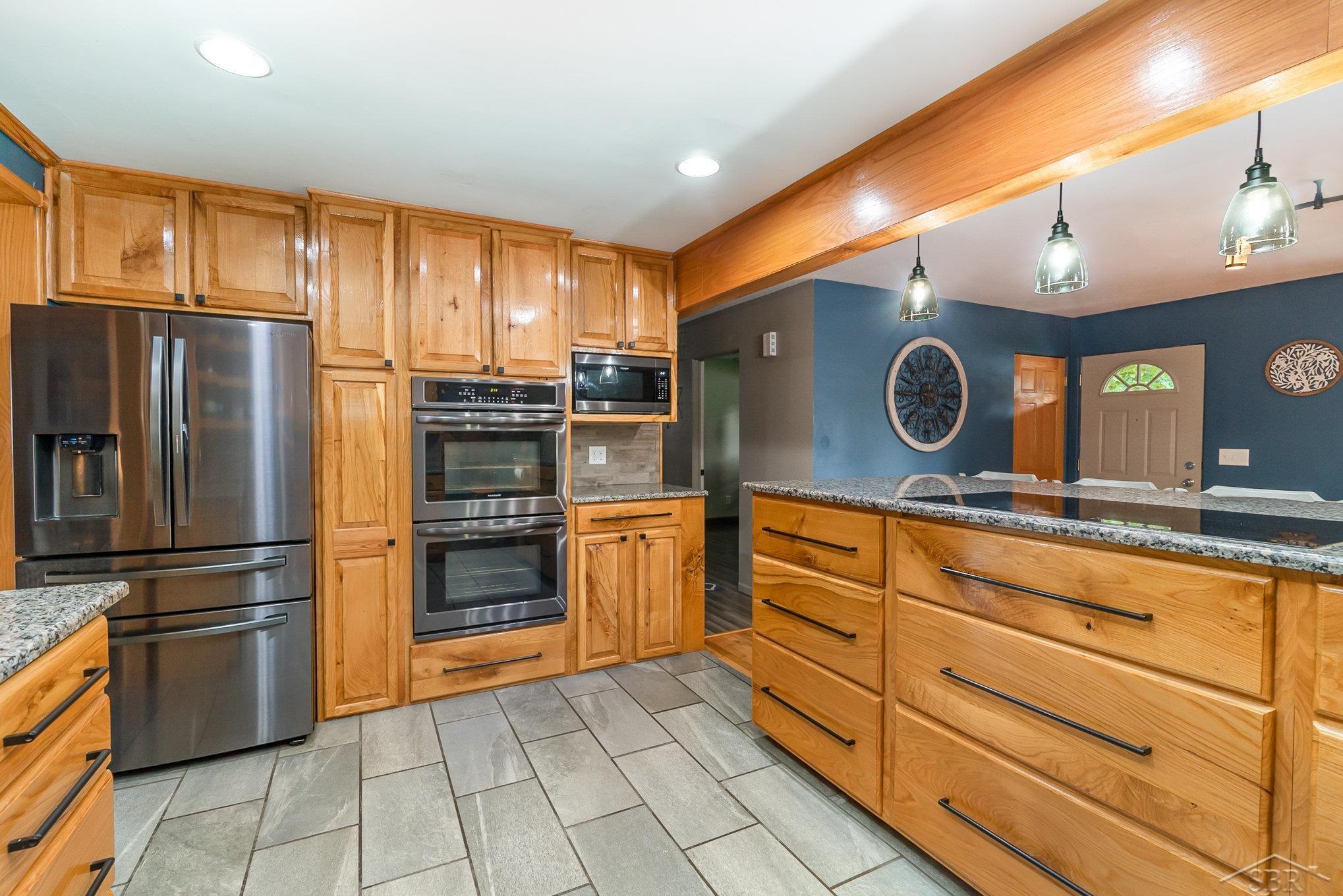 835 Roeser Street Freeland, MI 48623 - Photo 3 of 34