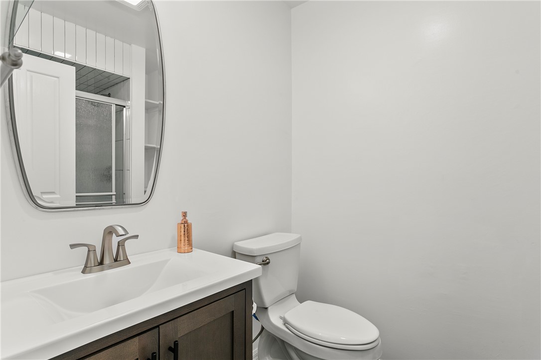 102 West Yale Loop Irvine, CA 92604 - Photo 16 of 38 Downstairs/guest full bathroom (Bath #1)