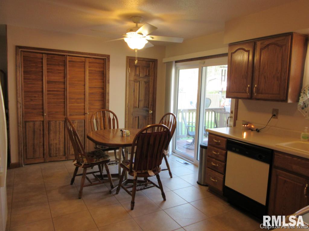 3041 Rita Avenue Springfield, IL 62703 - Photo 8 of 19