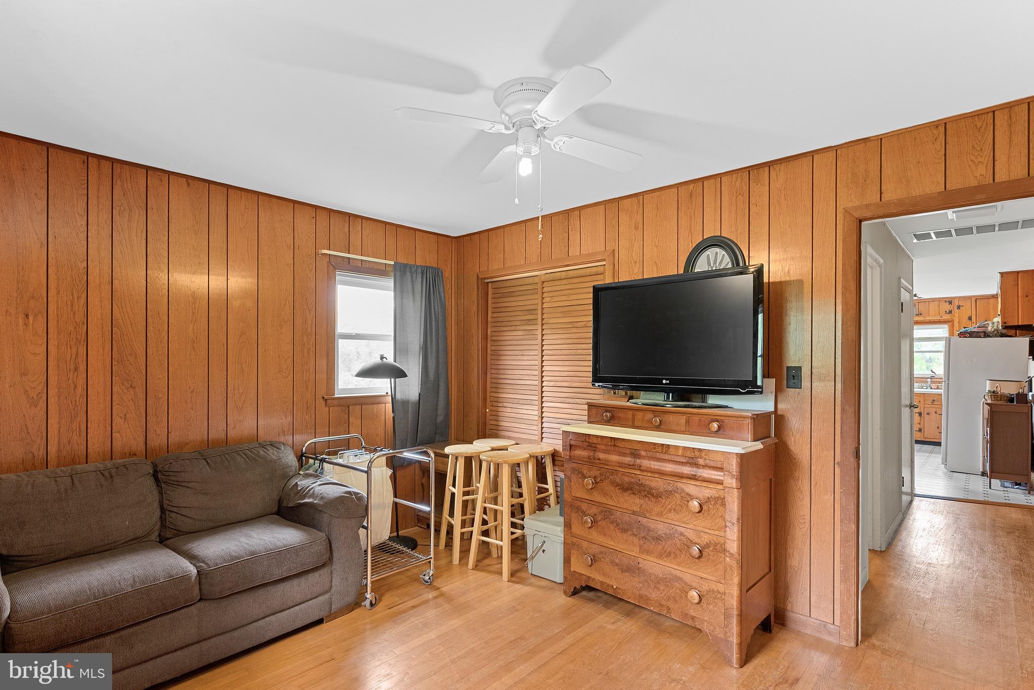 19281 Harmony Church Road Leesburg, VA 20175 - Photo 7 of 19 Bedroom 2
