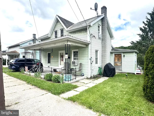 $125,000 | 421 East Freedom Avenue, Burnham, PA 17009
