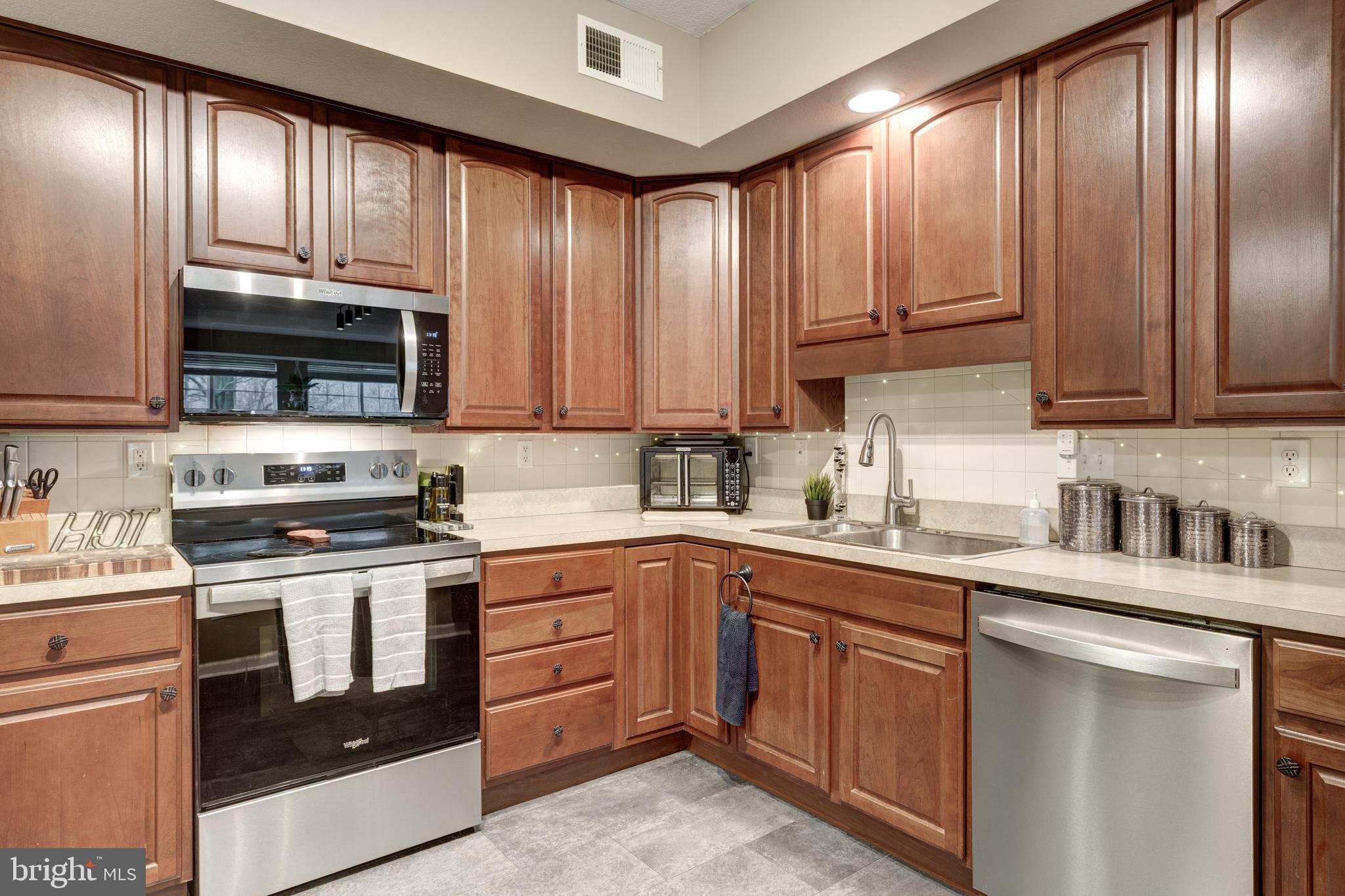 304 Marshview Road, Unit 304 Stewartstown, PA 17363 - Photo 11 of 36