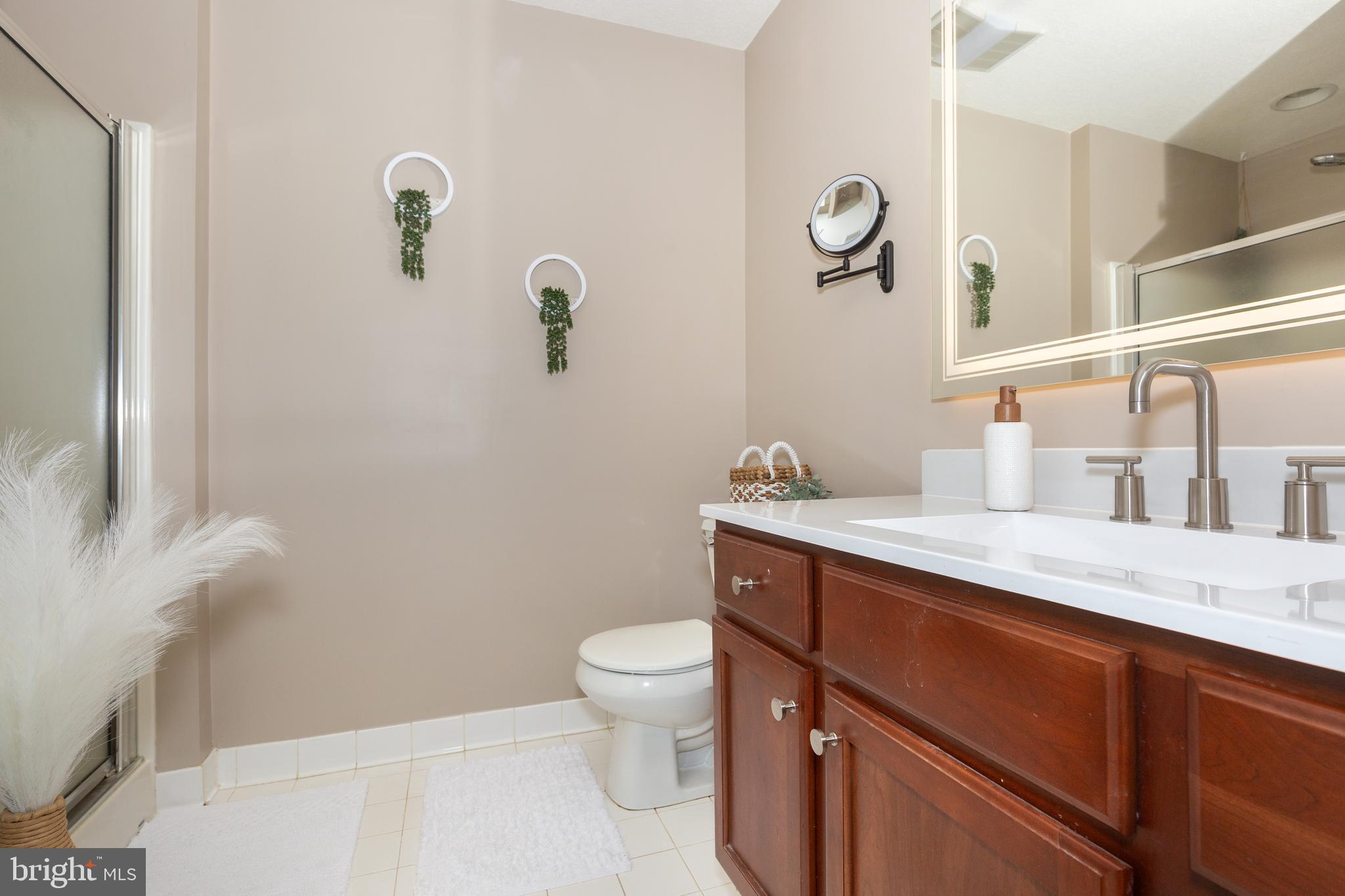 304 Marshview Road, Unit 304 Stewartstown, PA 17363 - Photo 26 of 40 Primary bath with shower