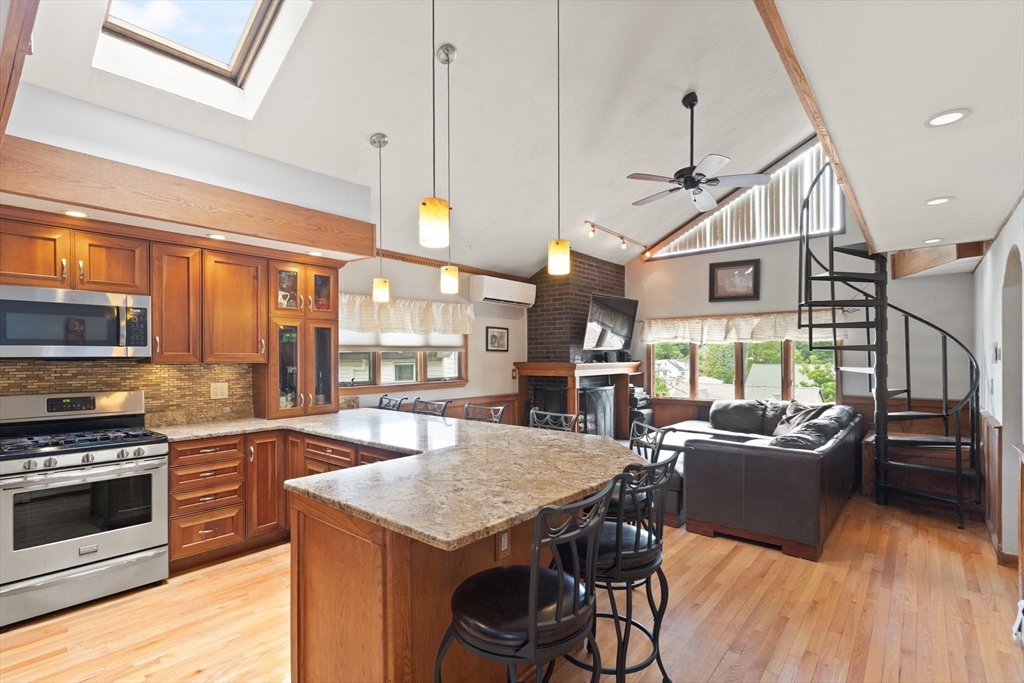 75 Andrews Street Medford, MA 02155 - Photo 10 of 40