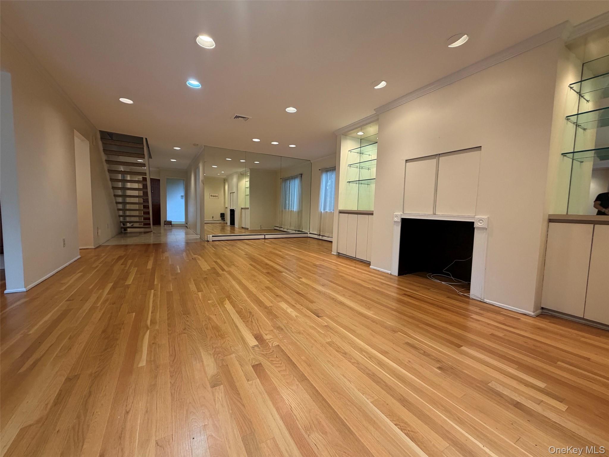 75 Greenway Close, Unit 75 Rye Brook, NY 10573 - Photo 6 of 23