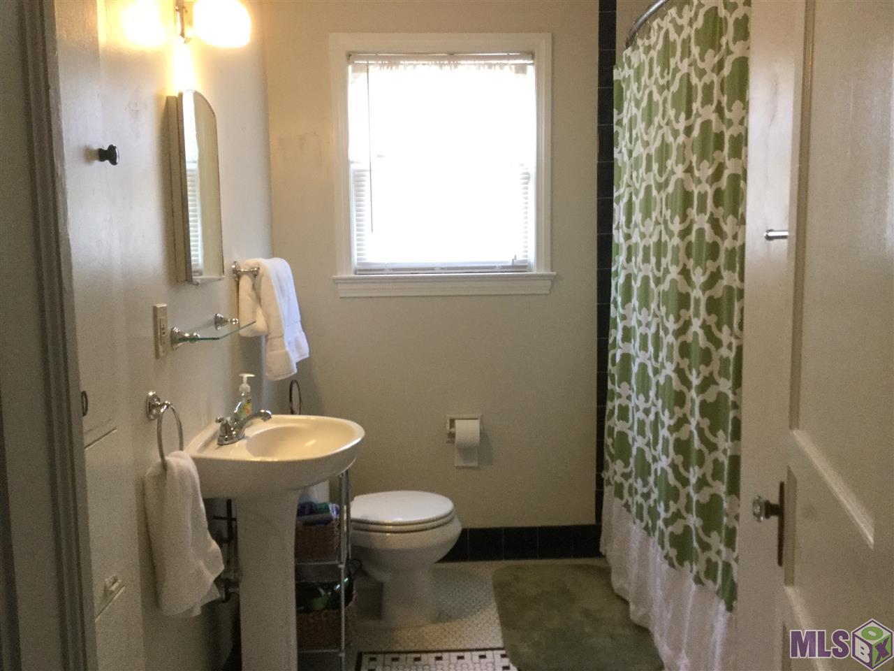 574 Caddo Street Baton Rouge, LA 70806 - Photo 9 of 10