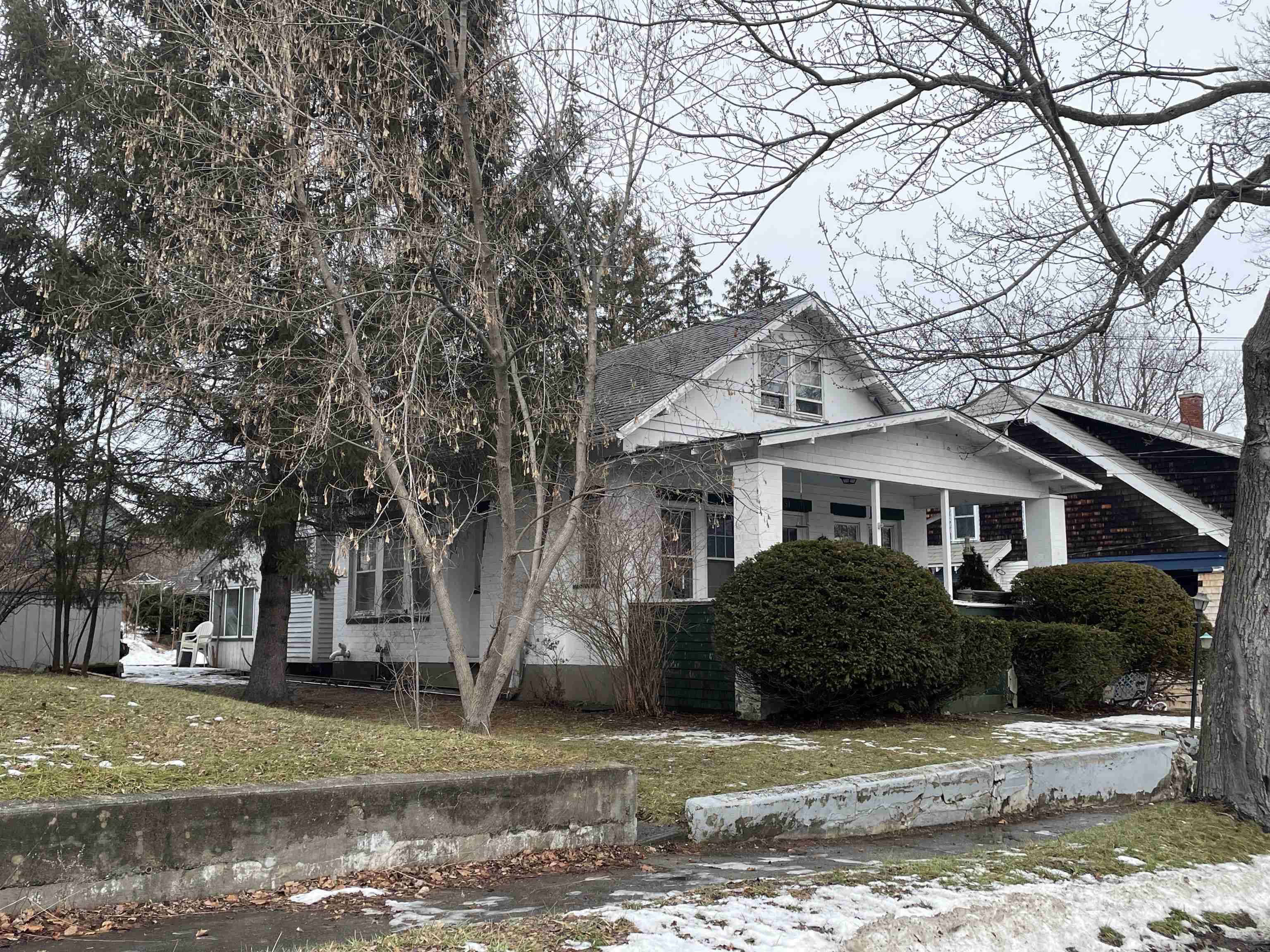 51 Engrem Avenue Rutland, VT 05701 - Photo 2 of 27