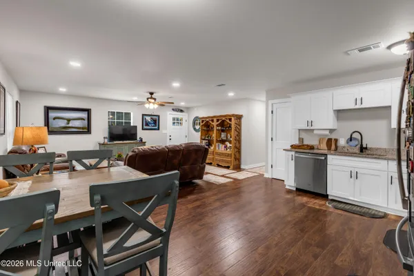$410,800 | 214 Simon Boulevard, Ocean Springs, MS 39564