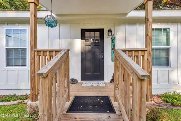 $410,800 | 214 Simon Boulevard, Ocean Springs, MS 39564