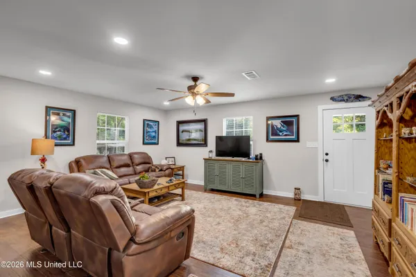 $410,800 | 214 Simon Boulevard, Ocean Springs, MS 39564
