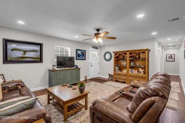 $410,800 | 214 Simon Boulevard, Ocean Springs, MS 39564