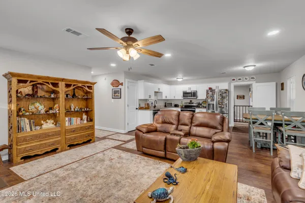 $410,800 | 214 Simon Boulevard, Ocean Springs, MS 39564