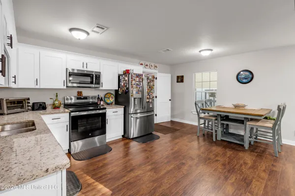 $410,800 | 214 Simon Boulevard, Ocean Springs, MS 39564