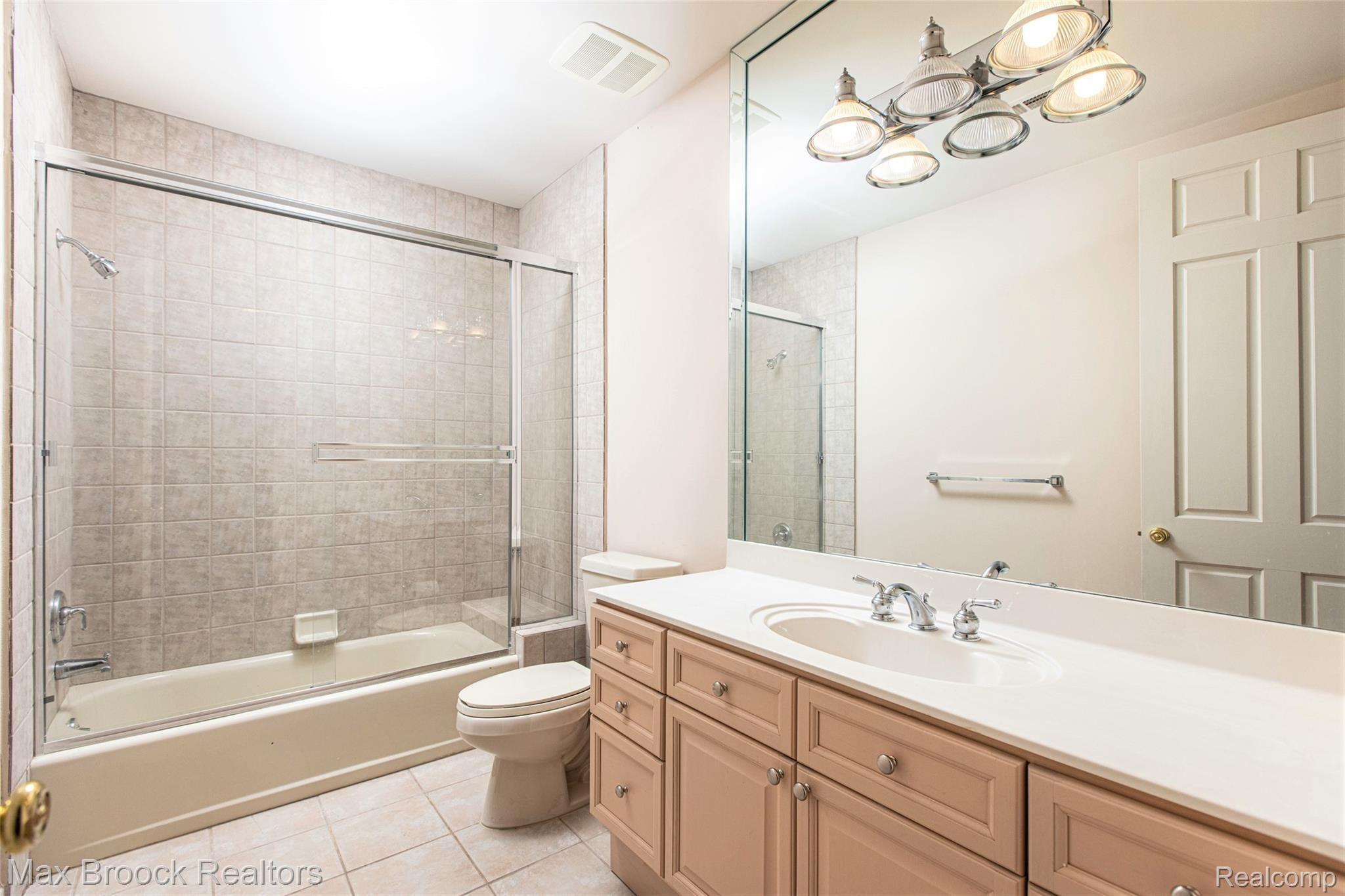 1250 Vaughan Road Bloomfield Hills, MI 48304 - Photo 35 of 43 Full Bath Lower Level.jpg