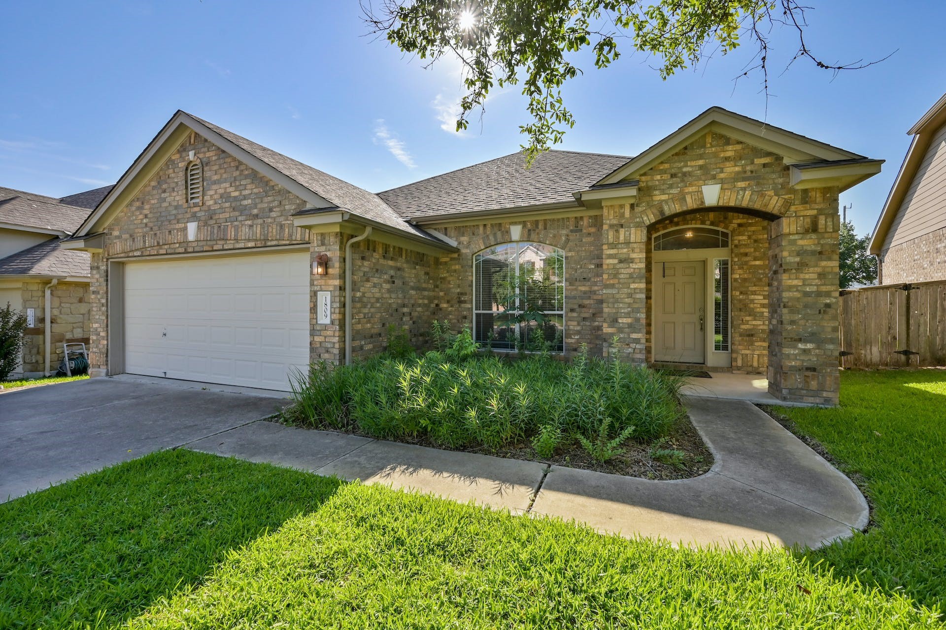 1809 Hidden Springs Path Round Rock, TX 78665 - Photo 2 of 25
