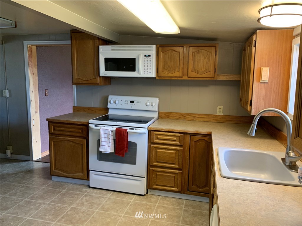 203 Havillah Road Tonasket, WA 98855 - Photo 12 of 31 Gallery Image 12