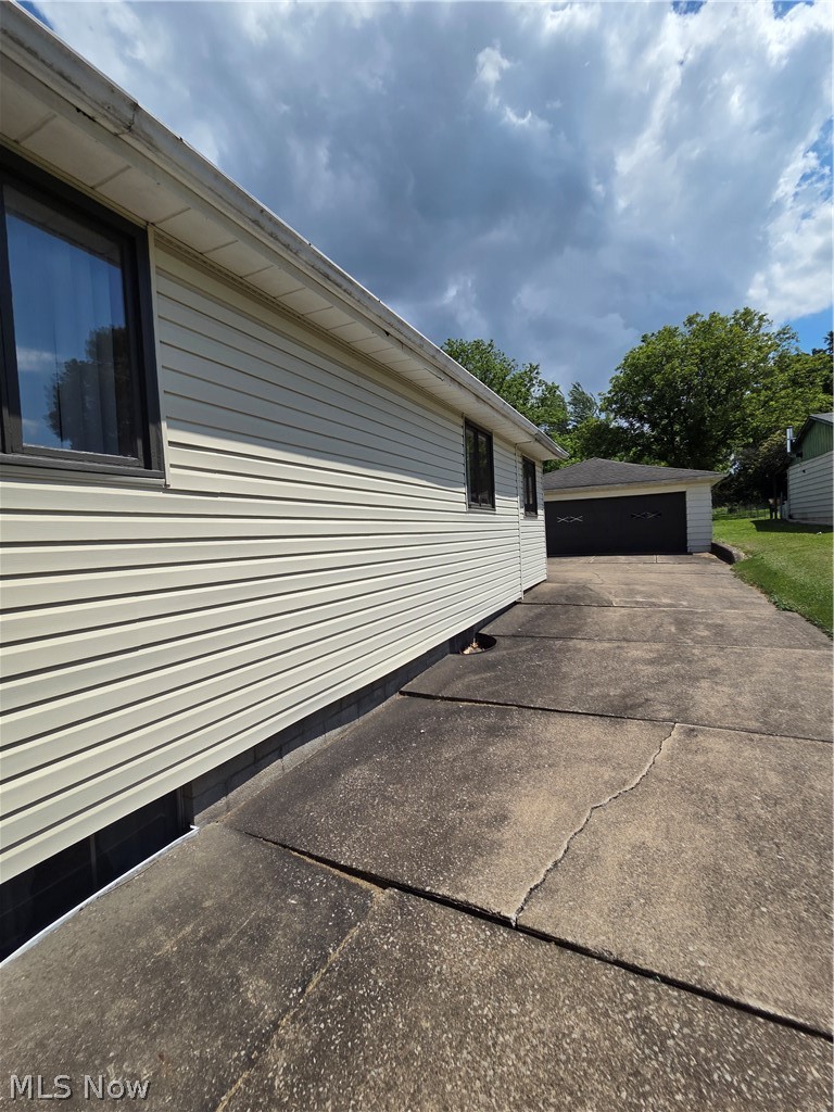 636 Lincoln Street Struthers, OH 44471 - Photo 4 of 26