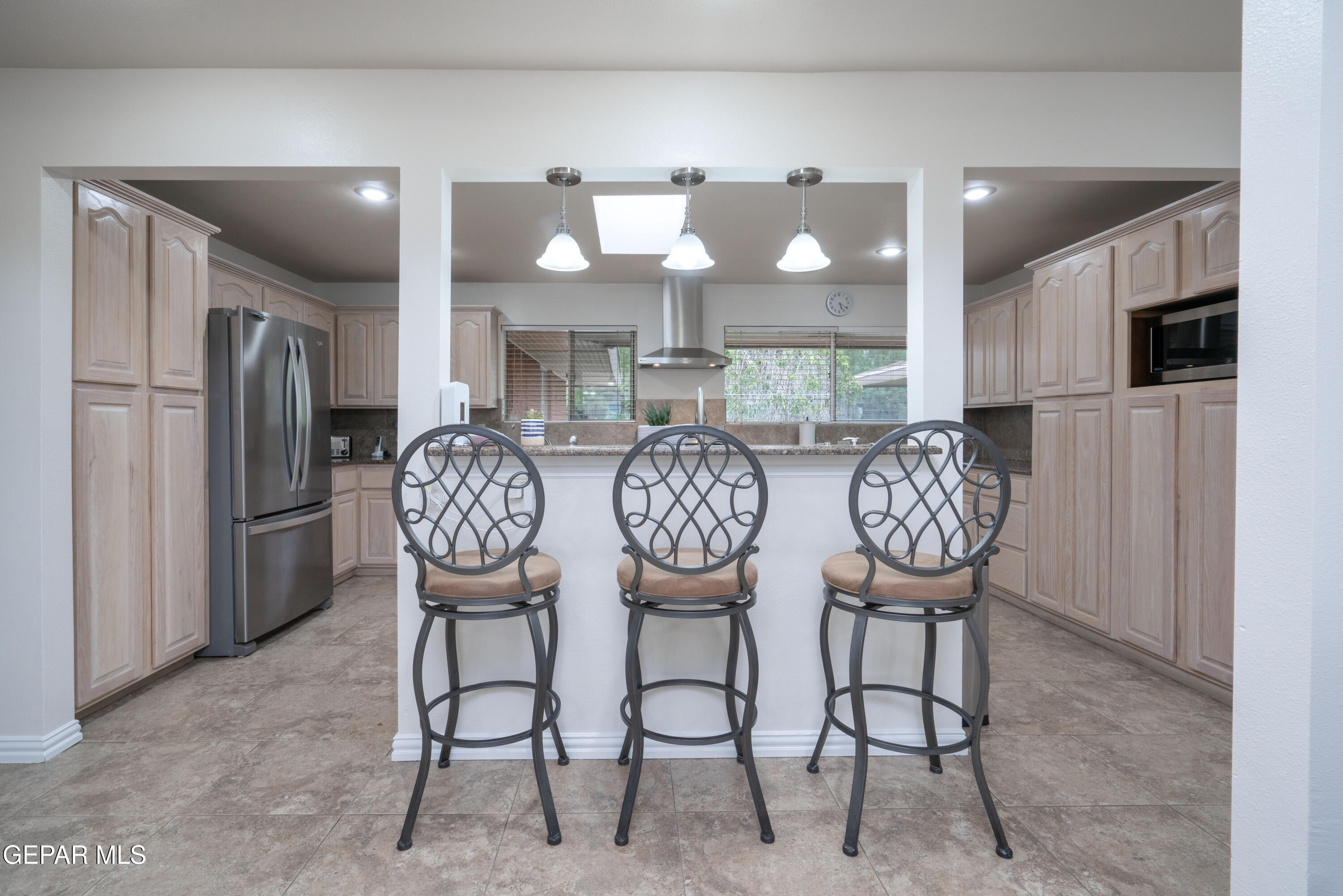 404 Butte Circle El Paso, TX 79902 - Photo 9 of 24 a view of a dining room with furniture