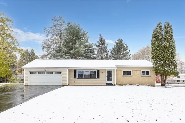 $399,900 | 43 Longsworth Drive, Penfield, NY 14625